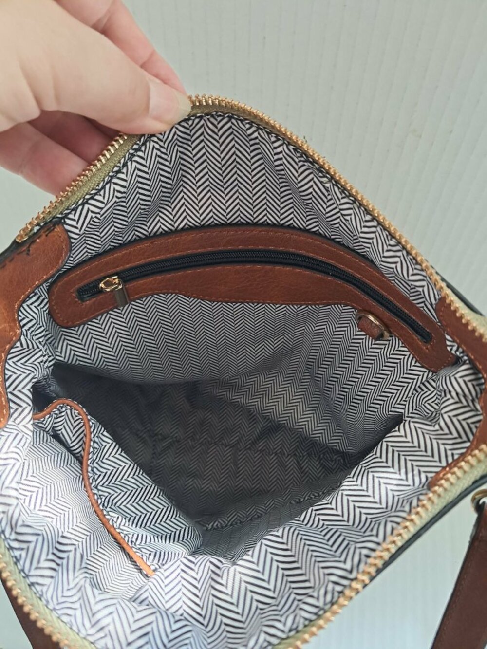 Le Miel Sage Green Crossbody Bag - Picture 5 of 11